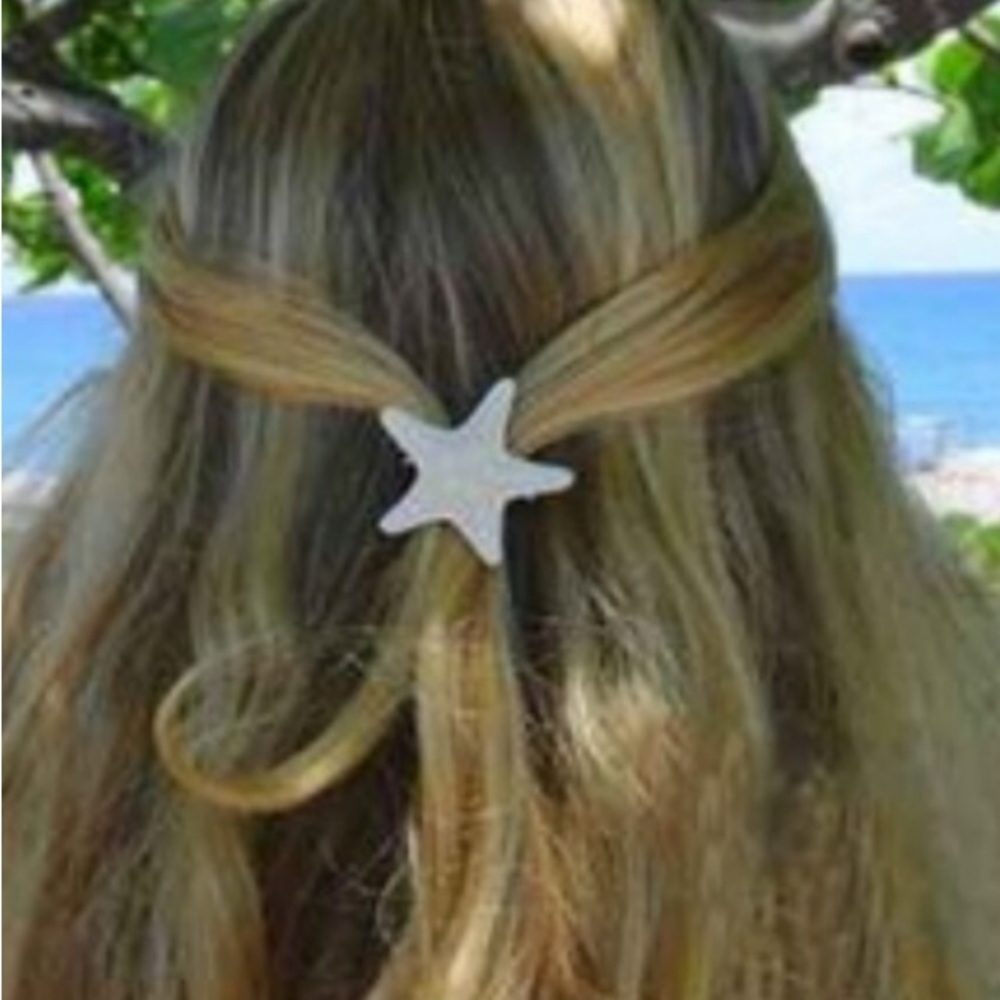 2 Cream Starfish Clasps